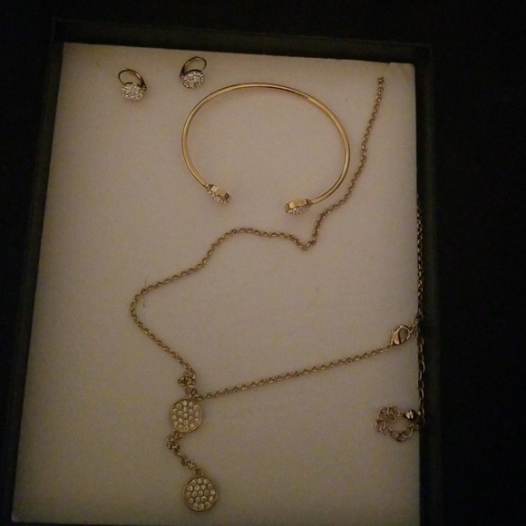 Jewelry - Picture 1 of 1